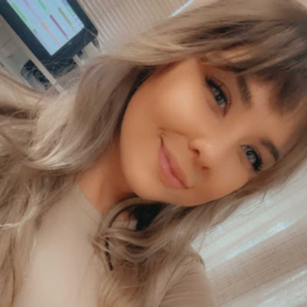 Meet your Posher, Alexandra